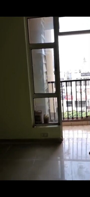 Room in 2 BHK Apartment at Gaur City 5th Avenue, Sector 4 Greater Noida – for Rent