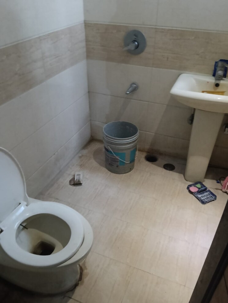 Bathroom, ambala highway 3 Bedroom 1350 Sq.Ft. Apartment In Ambala Highway Zirakpur 9141025