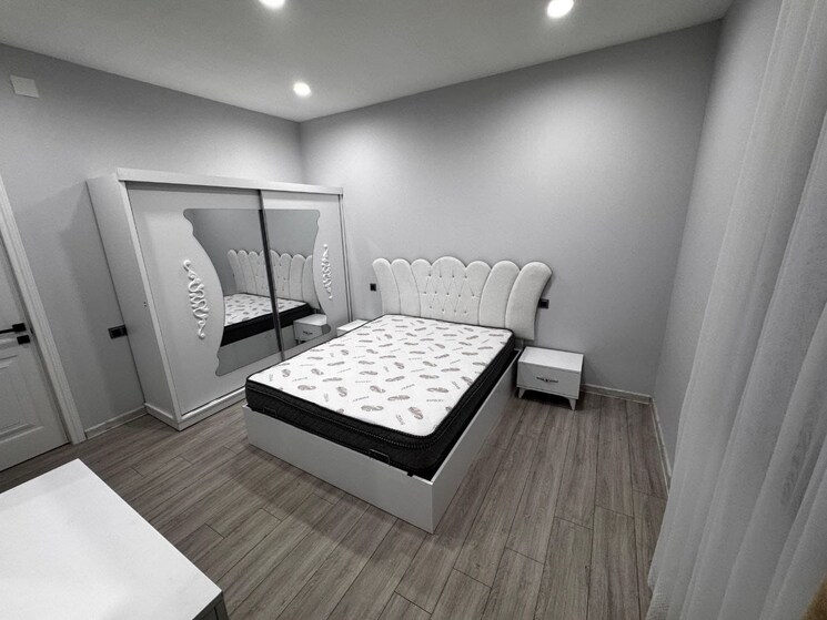 Bedroom, surajmal vihar 4 Bedroom 220 Sq.Yd. Builder Floor In Surajmal Vihar Delhi 9141131