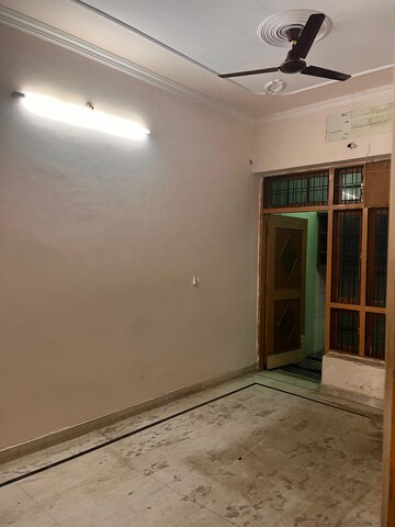 Room in 2 BHK Independent House at Gomti Nagar – for Rent