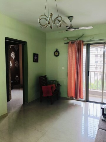 Room in 1 BHK Apartment at Oswal Bhairavi CHS, Oswal Park – for Rent