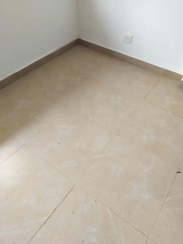 Room, amrapali-crystal-homes 3 Bedroom 1375 Sq.Ft. Apartment In Sector 76 Noida 9141330