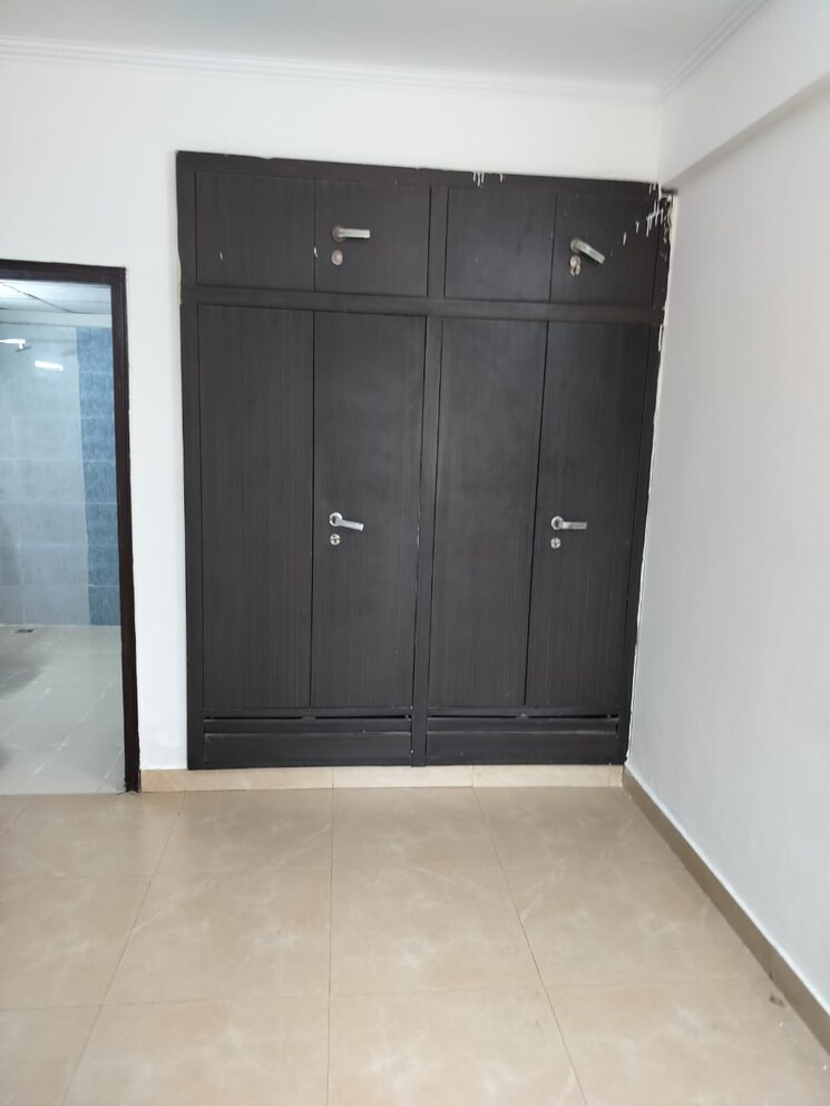 Room, amrapali-crystal-homes 3 Bedroom 1375 Sq.Ft. Apartment In Sector 76 Noida 9141330