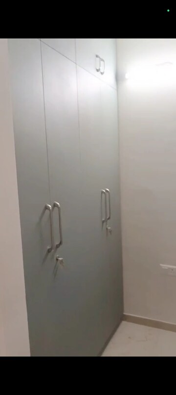 Furnished Amenities in 2.5 BHK Apartment at Smart World Gems, Sector 89 – for Rent
