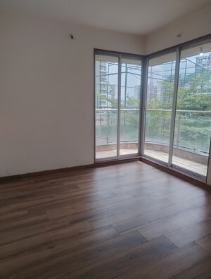 Room in 2 BHK Apartment at SM Vision, Ulwe – for Sale