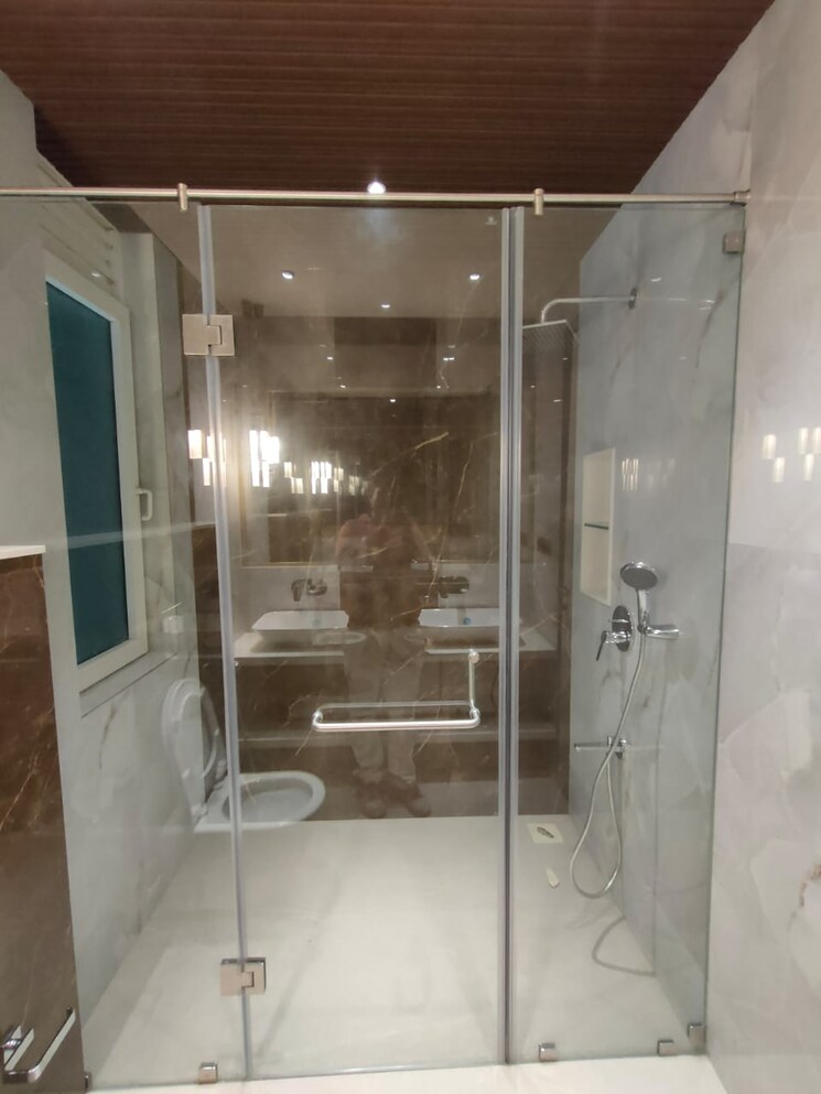 Bathroom, windsor-tower 4 Bedroom 2300 Sq.Ft. Apartment In Andheri West Mumbai 9141388