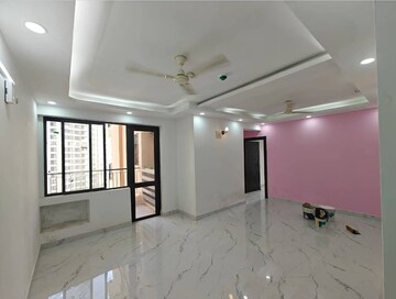 Room in 3 BHK Apartment at RG Luxury Homes, Sector 16b Greater Noida – for Rent