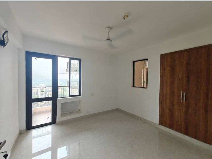 Room, rg-luxury-homes 3 Bedroom 1555 Sq.Ft. Apartment In Sector 16b Greater Noida Greater Noida 9141382