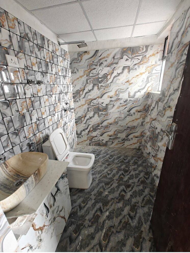 Bathroom, rg-luxury-homes 3 Bedroom 1555 Sq.Ft. Apartment In Sector 16b Greater Noida Greater Noida 9141382