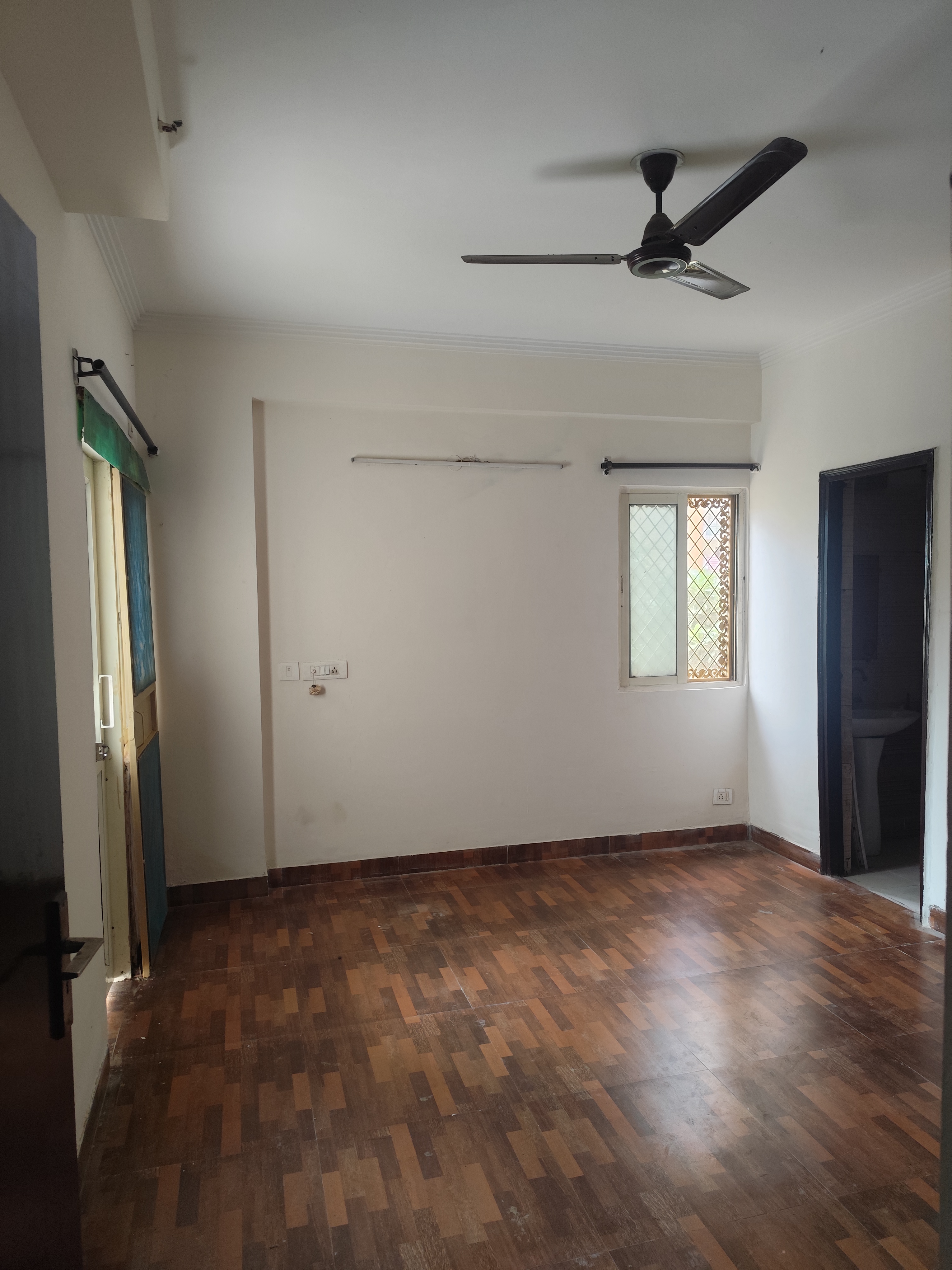 2.5 BHK + Study Room Apartment For Rent in Gardenia Gateway