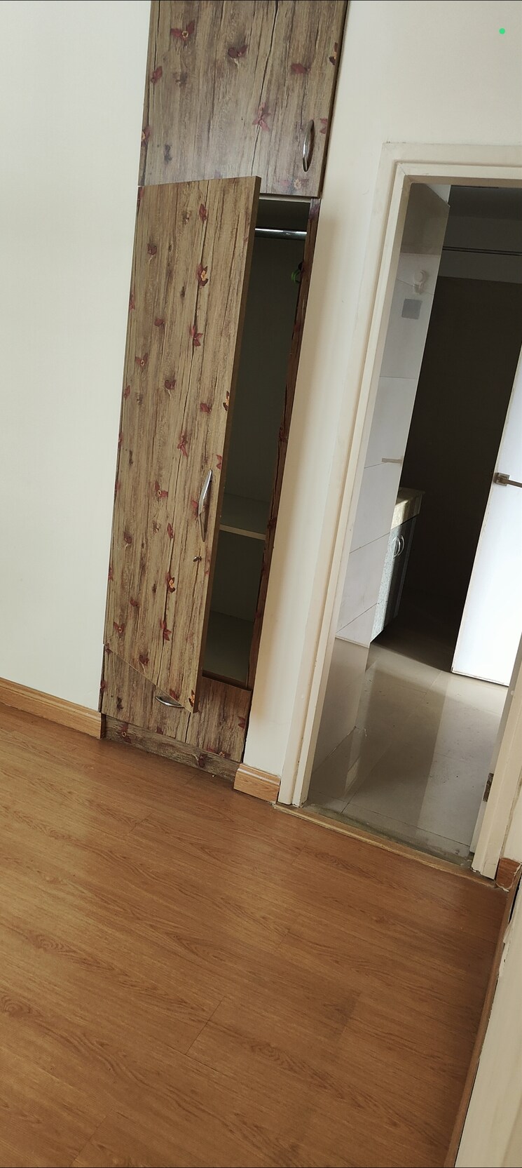 Room, emaar-the-palm-drive-palm-studios 2 Bedroom 1200 Sq.Ft. Apartment In Sector 66 Gurgaon 9141401