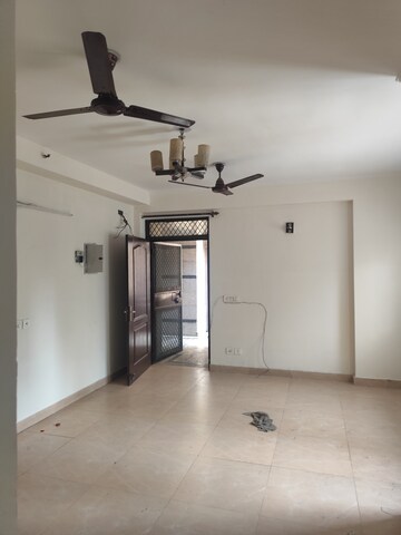 Room in 2.5 BHK Apartment at Gardenia Gateway, Sector 75 – for Rent