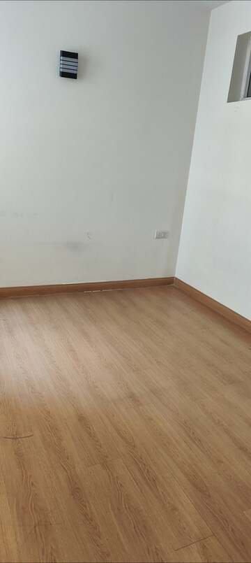 Room in 2 BHK Apartment at Emaar The Palm Drive-Palm Studios, Sector 66 – for Rent