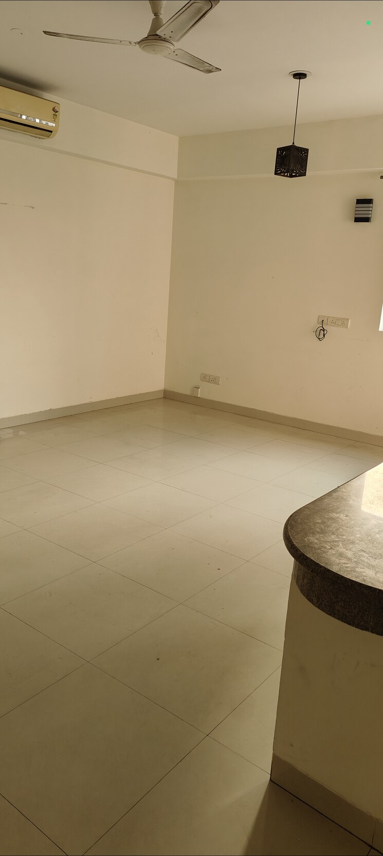 Room, emaar-the-palm-drive-palm-studios 2 Bedroom 1200 Sq.Ft. Apartment In Sector 66 Gurgaon 9141401