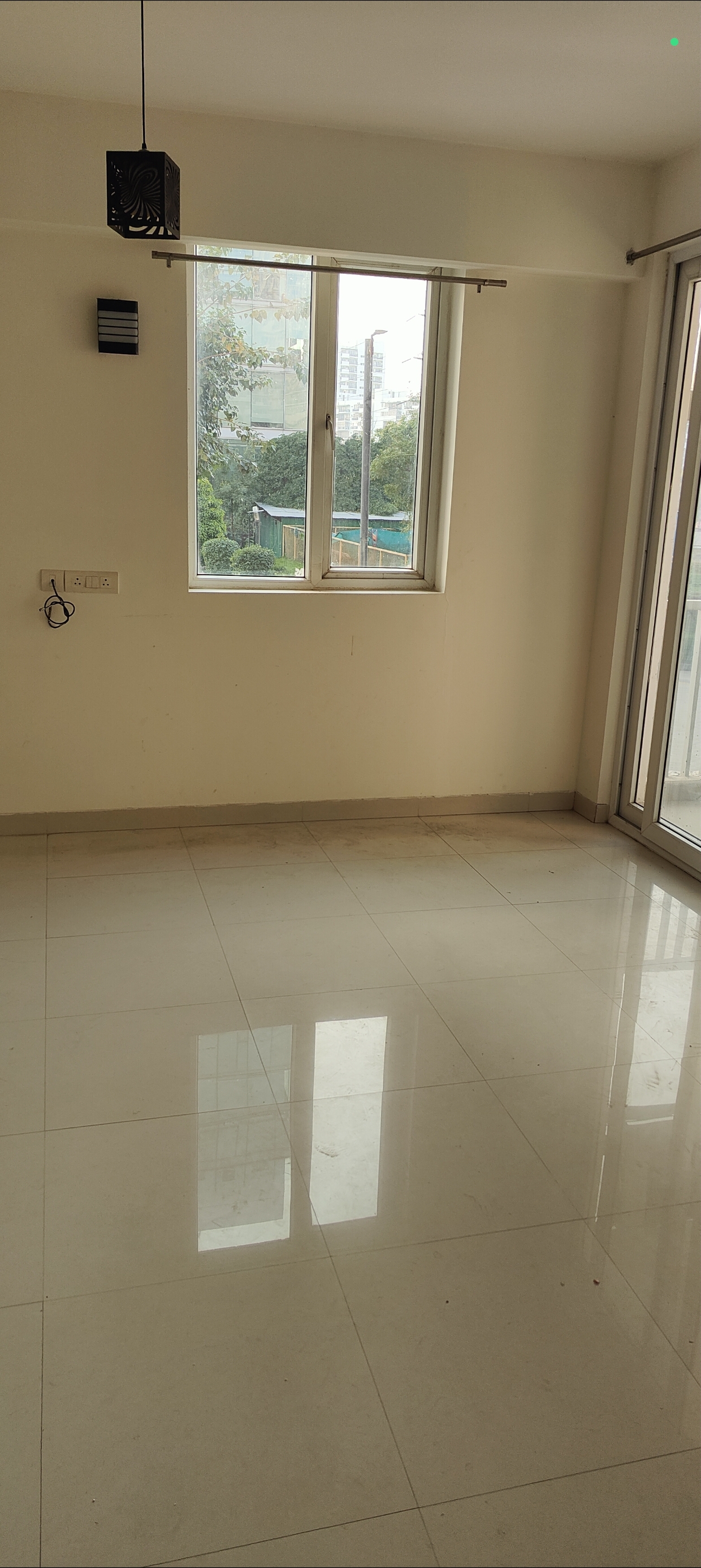 2 BHK Apartment For Rent in Emaar The Palm Drive-Palm Studios