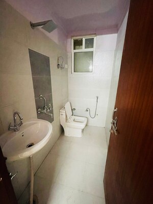 Bathroom in 2 BHK Builder Floor at Mayur Vihar Phase 1 – for Sale