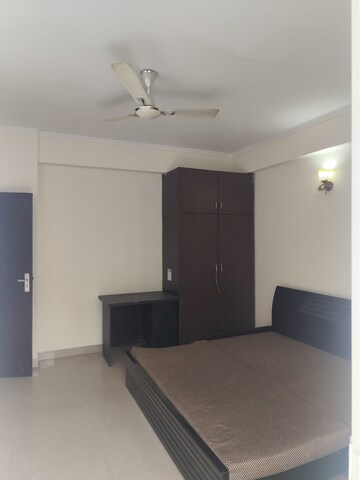 Room in 3 BHK Apartment at Futec Gateway, Sector 75 – for Rent