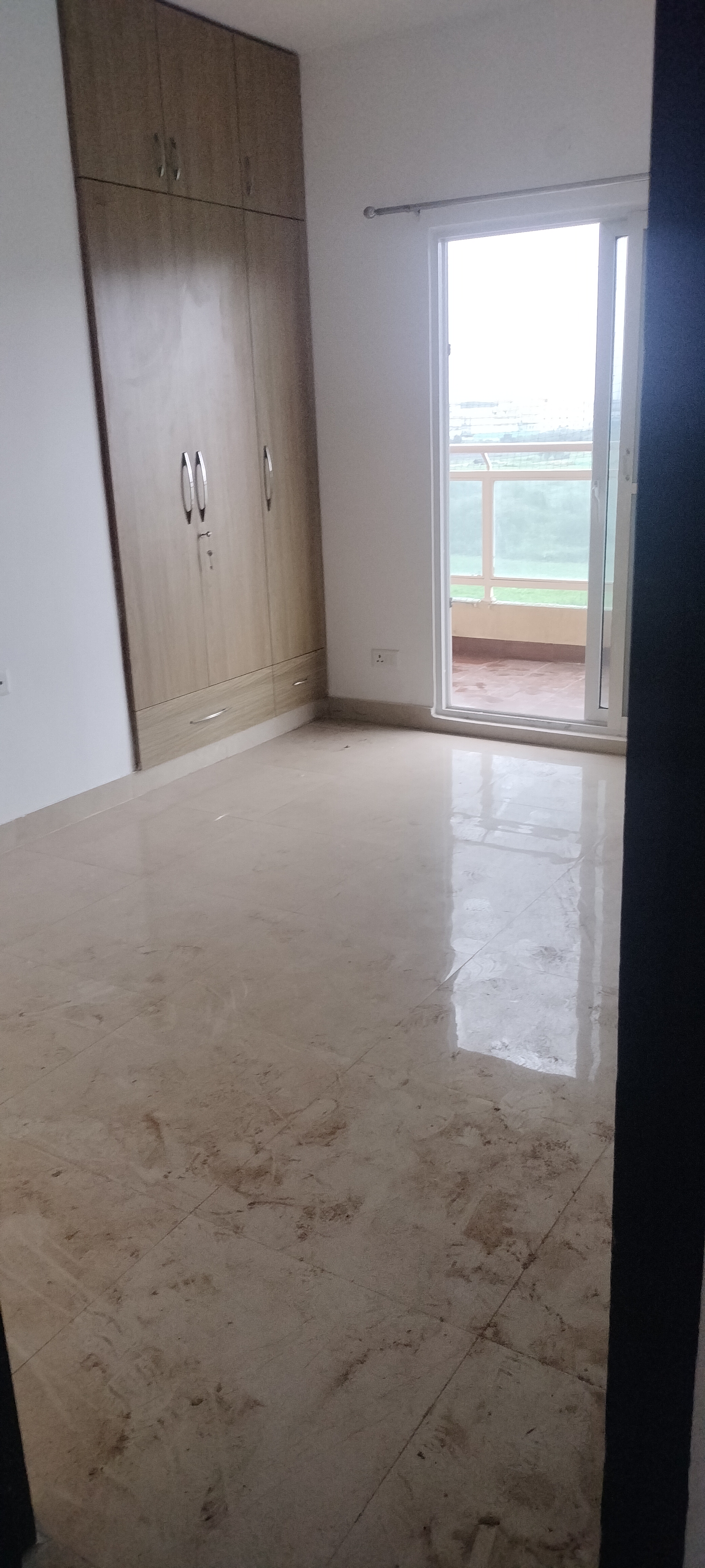 3 BHK + Study Room Apartment For Rent in Mahagun Moderne