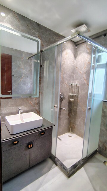 Furnished Amenities in 3 BHK Builder Floor at Super Mart 1, Sector 27 – for Rent
