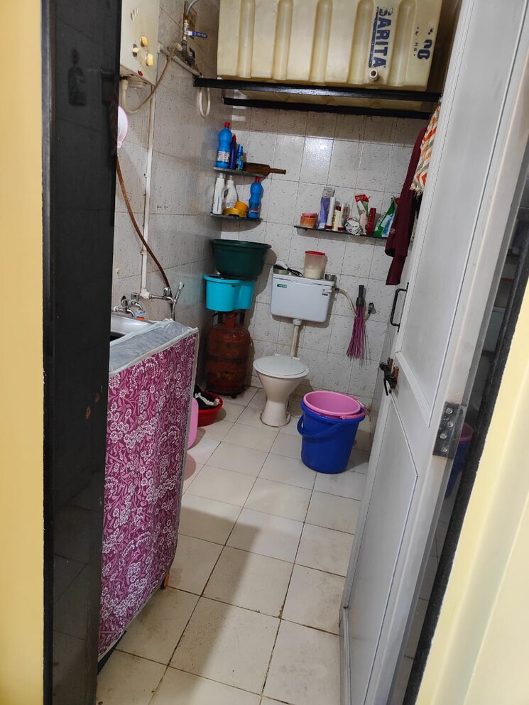 Bathroom, kudale-patil-township 2 Bedroom 900 Sq.Ft. Apartment In Vadgaon Budruk Pune 9141456