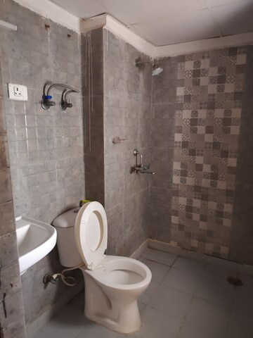 Bathroom in 3 BHK Apartment at Gardenia Gateway, Sector 75 – for Rent