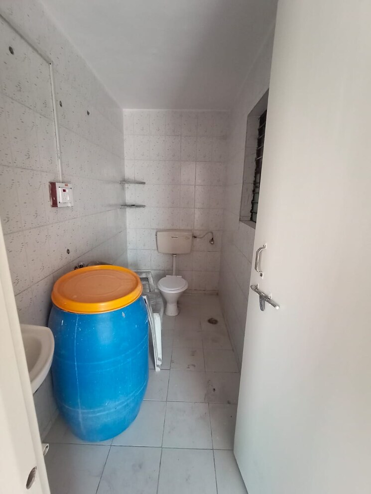 Bathroom, kudale-patil-township 1 Bedroom 600 Sq.Ft. Apartment In Vadgaon Budruk Pune 9141477