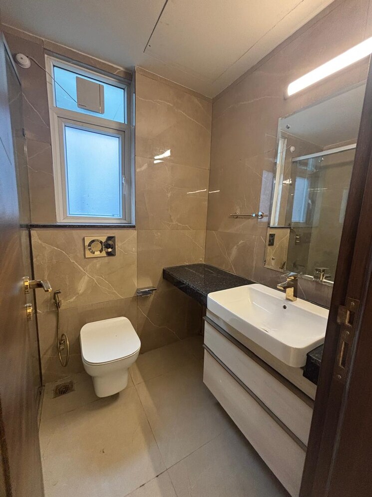 Attached Bathroom, smart-world-orchard 3 Bedroom 1680 Sq.Ft. Apartment In Sector 61 Gurgaon 9141498