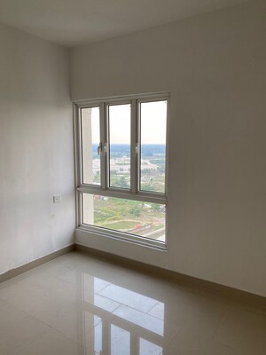 Room in 2 BHK Apartment at Merlin Elita Garden Vista Phase 2, New Town – for Sale