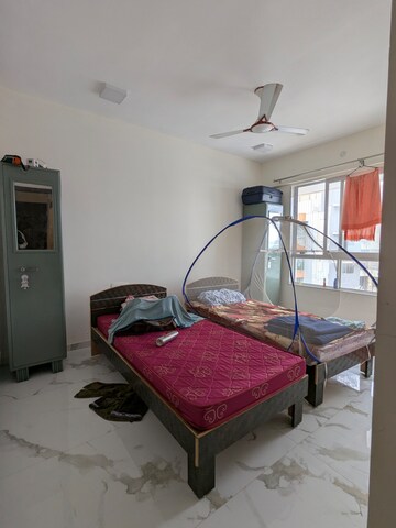 Room in 3 BHK Apartment at Dotom Isle, Malad West – for Rent
