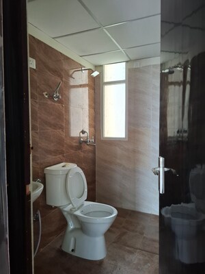 Furnished Amenities in 3 BHK Apartment at Amrapali Crystal Homes, Sector 76 – for Sale