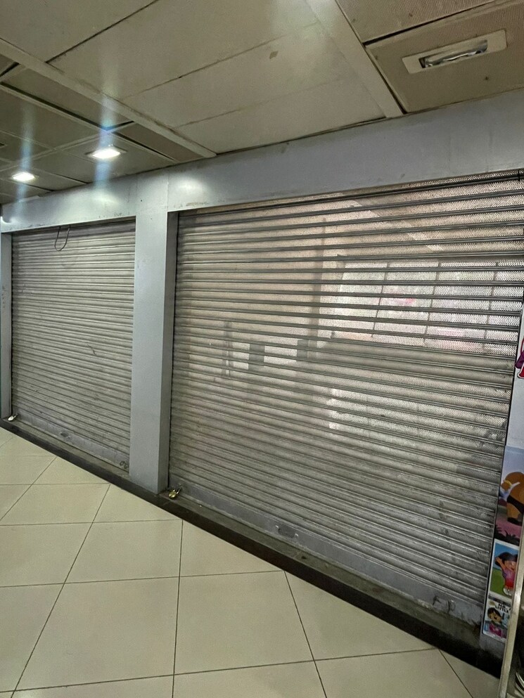Bathroom, heera-panna-shopping-centre Commercial Shop 324 Sq.Ft. In Powai Mumbai 9141511