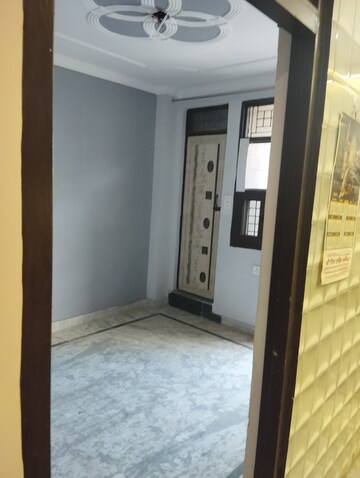 Room in 2 BHK Builder Floor at Vipin Garden – for Rent
