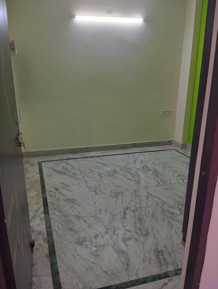 Room, vipin garden 2 Bedroom 60 Acre Builder Floor In Vipin Garden Delhi 9141544