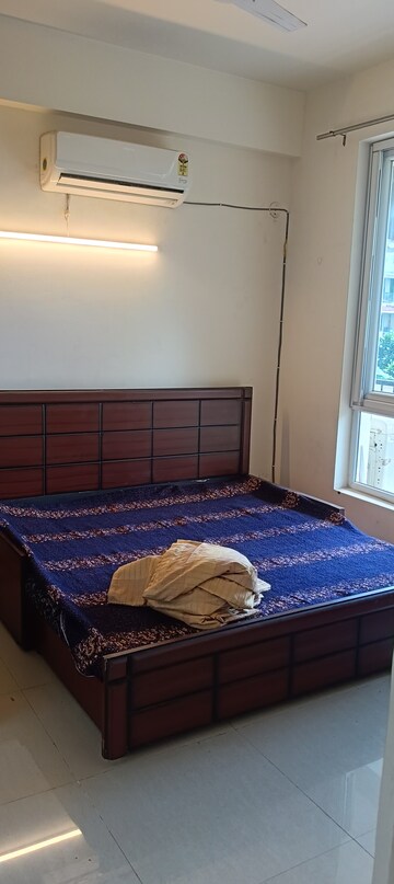 Bedroom in 3.5 BHK Apartment at Emaar Emerald Estate, Sector 65 – for Rent