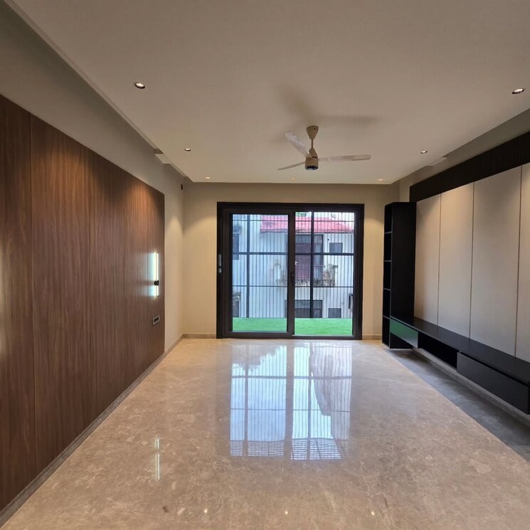 Room, greater kailash ii 4 Bedroom 2700 Sq.Ft. Builder Floor In Greater Kailash ii Delhi 9141556