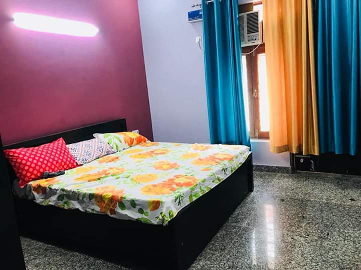 2 BHK + Pooja Room Builder Floor For Rent in Dlf City PhasE-1 Gurgaaon