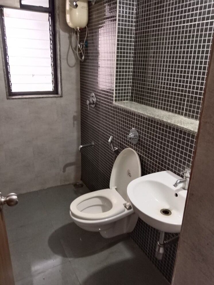 Bathroom, dombivli east 2 Bedroom 990 Sq.Ft. Apartment In Dombivli East Thane 9141547