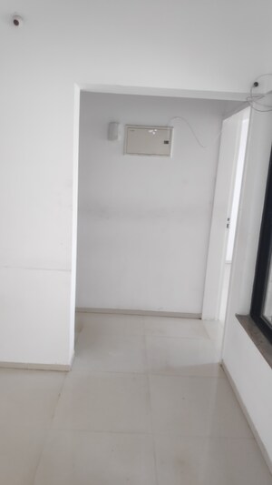 Room in 1 BHK Apartment at Shreyas Palladium Exotica Phase III, Dhanori – for Rent