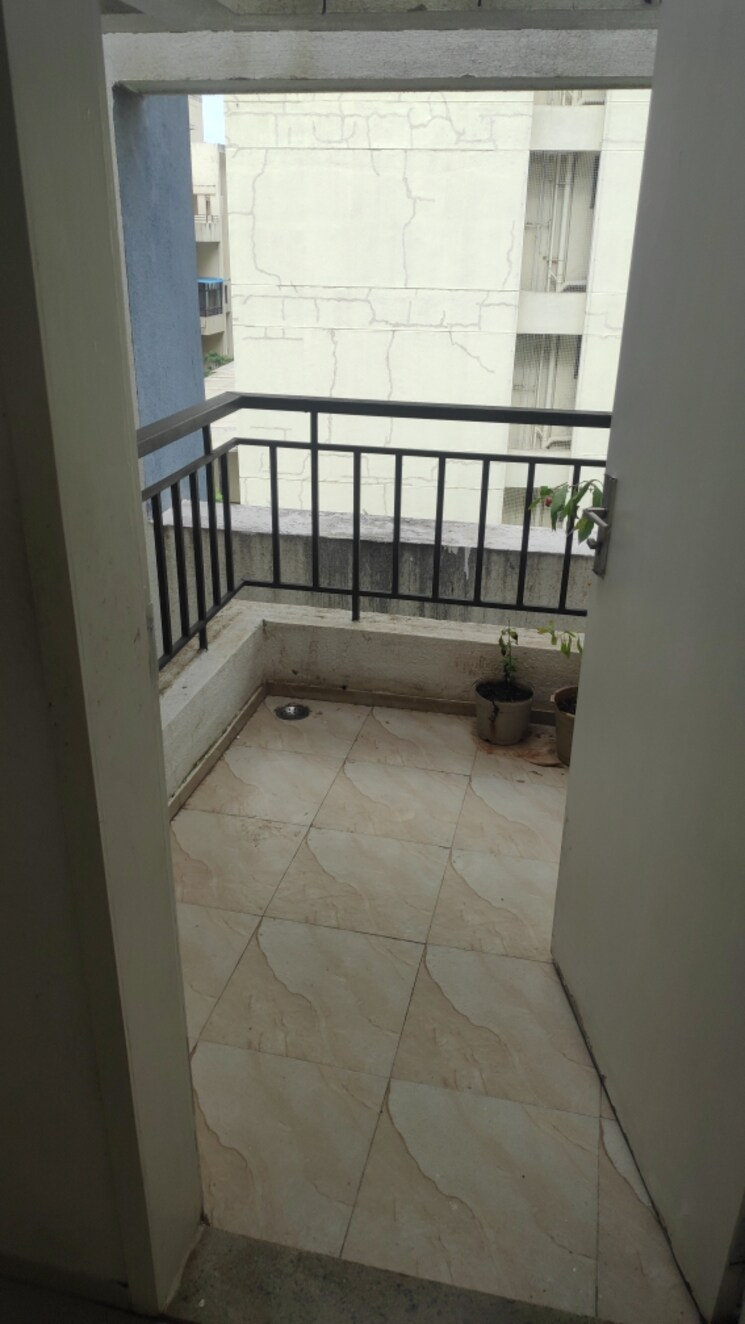 Balcony, shreyas-palladium-exotica-phase-iii 1 Bedroom 550 Sq.Ft. Apartment In Dhanori Pune 9141680