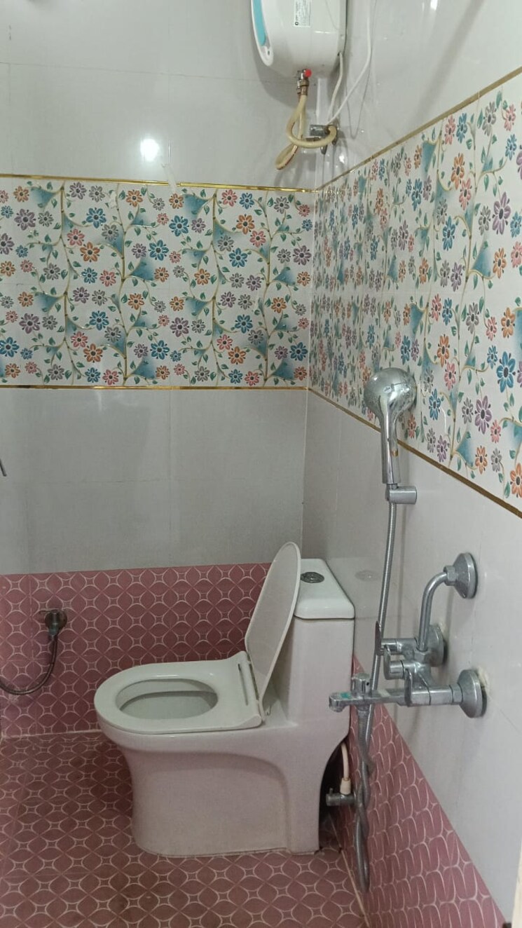 Bathroom, banjara hills 2 Bedroom 700 Sq.Ft. Apartment In Banjara Hills Hyderabad 9141688