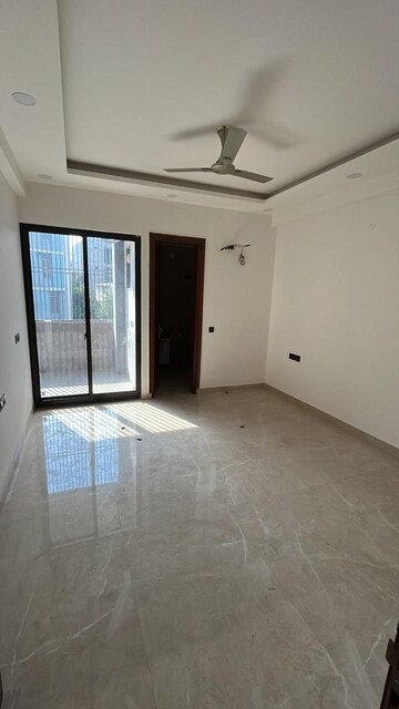 Room in 3 BHK Builder Floor at M3M Atrium, Sector 57 – for Rent