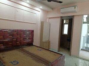 Room in 3.5 BHK Builder Floor at Smart World Gems, Sector 89 – for Sale