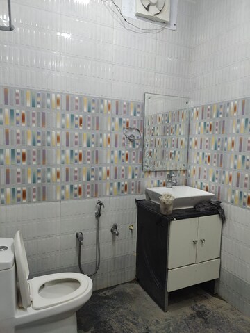 Master Bedroom in 2 BHK Independent House at Arjunganj – for Rent