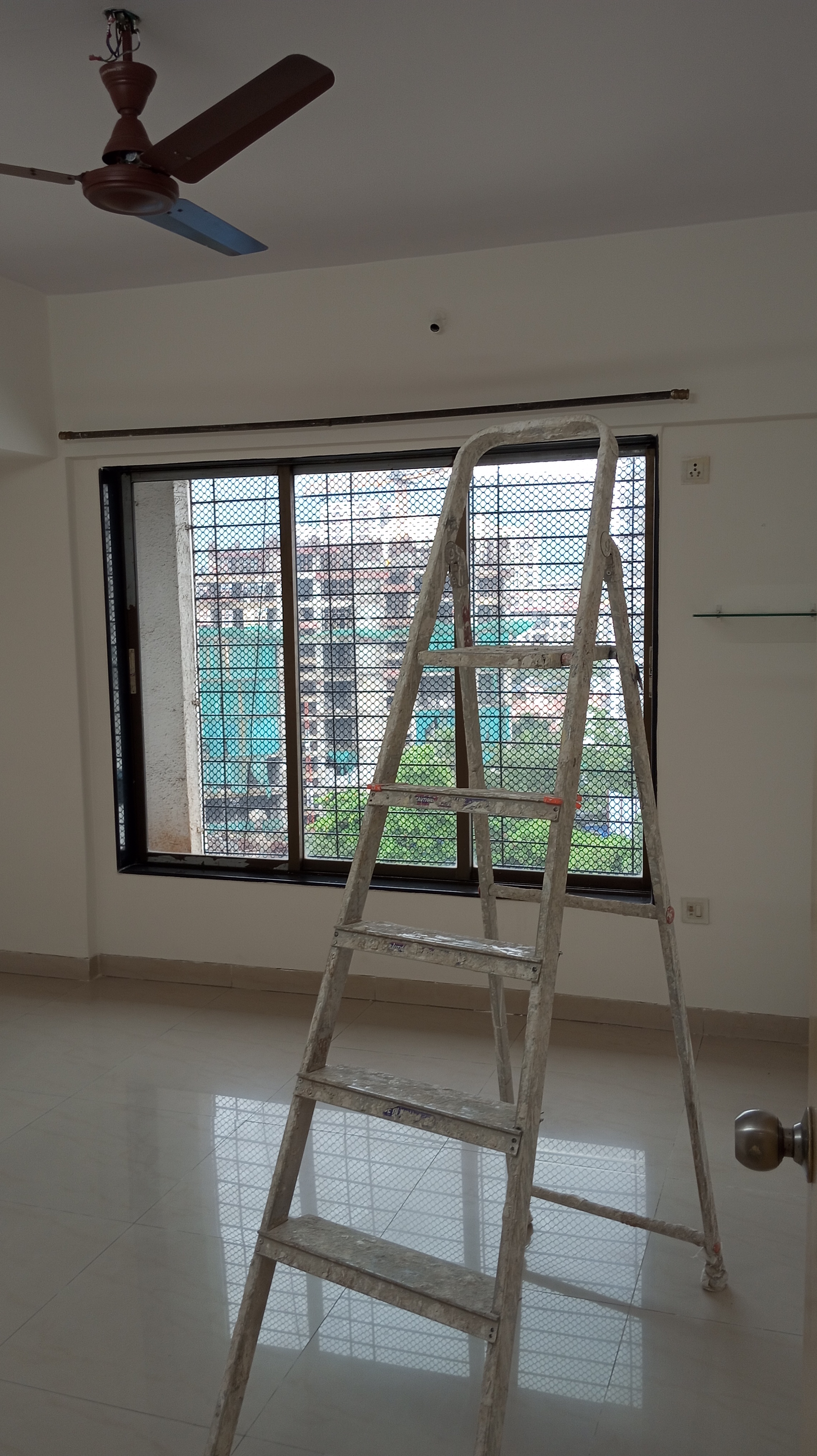 2 BHK Apartment For Sale in Nirlac Solitaire Tower