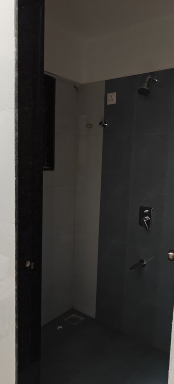 Furnished Amenities in 1 BHK Apartment at Haware Amara, Vikhroli East – for Rent
