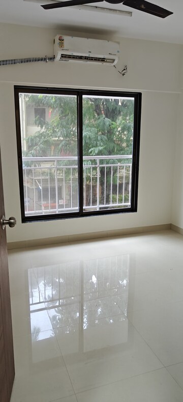 Room in 1 BHK Apartment at Haware Amara, Vikhroli East – for Rent