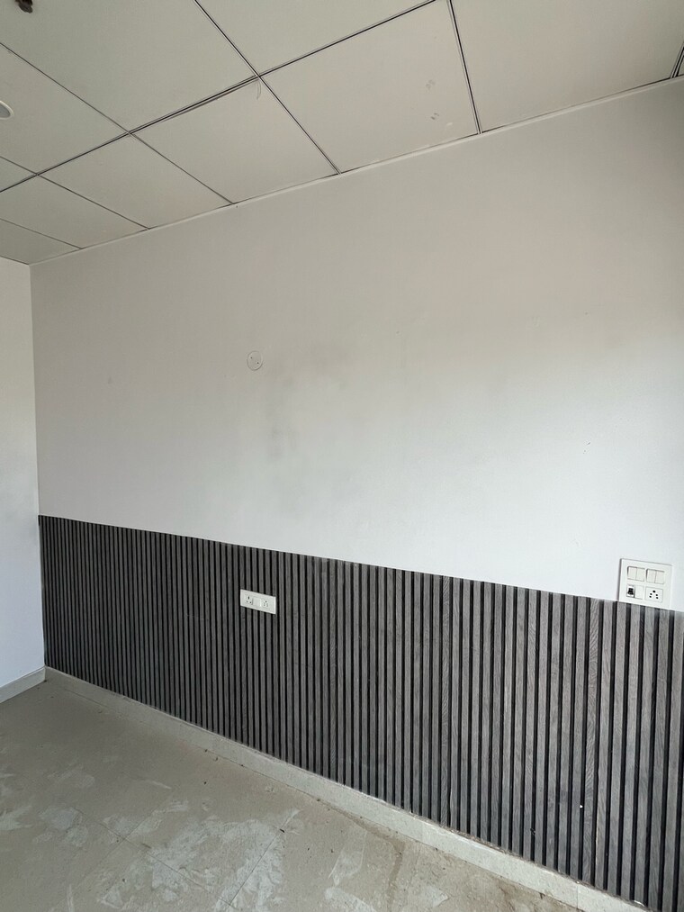 Team Area, puri-81-business-hub Commercial Office Space 300 Sq.Ft. In Sector 81 Faridabad 9141878