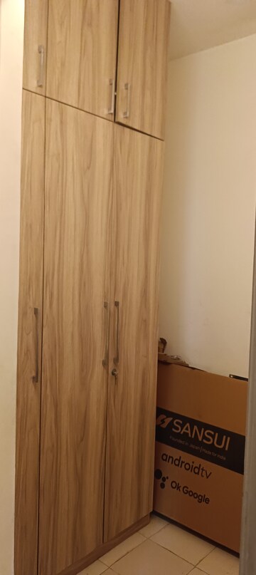 Bathroom in 3 BHK Apartment at Emaar Emerald Estate, Sector 65 – for Rent