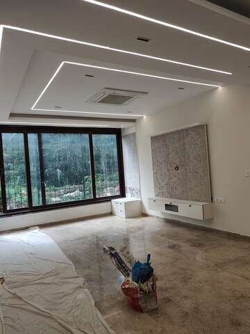 Room in 5 BHK Apartment at Jubilee Hills – for Rent
