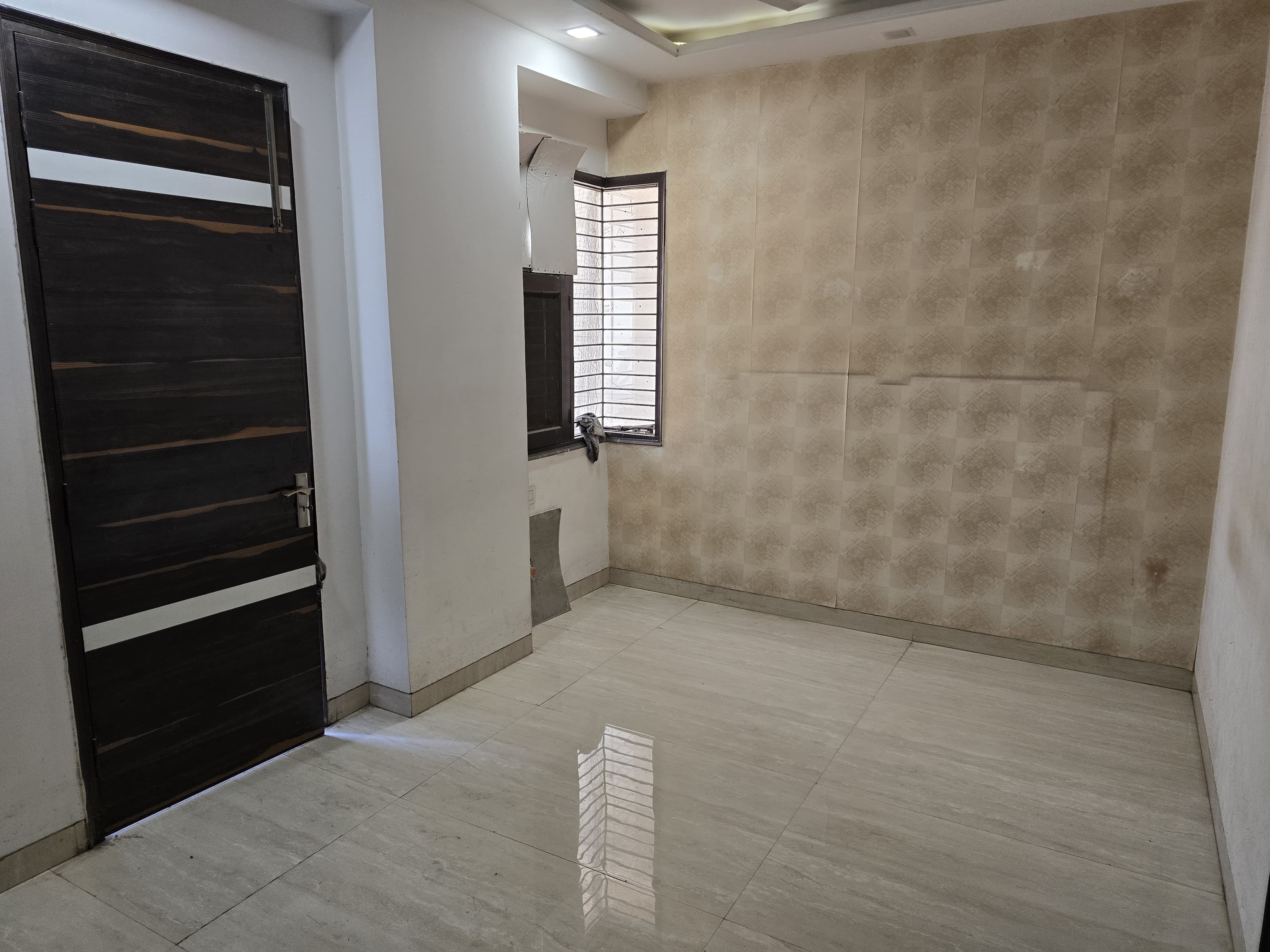 3 BHK + Pooja Room,Servant Room Apartment For Rent in Niti Khand I